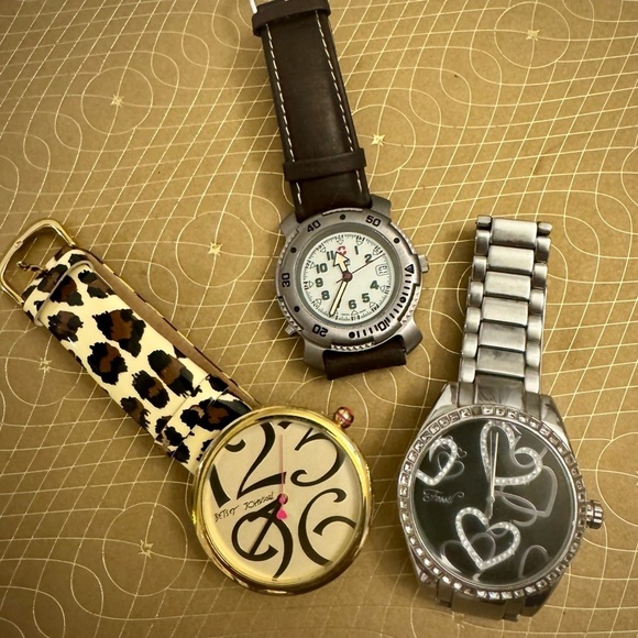 Junk drawer, jewelry lot~ Betsey Johnson, fossil, & Swiss Army Knife watch lot - Picture 5 of 5